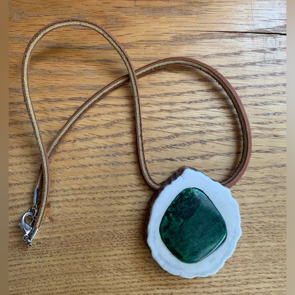 Green magnesite antler necklace Handmade - Picture 2 of 3